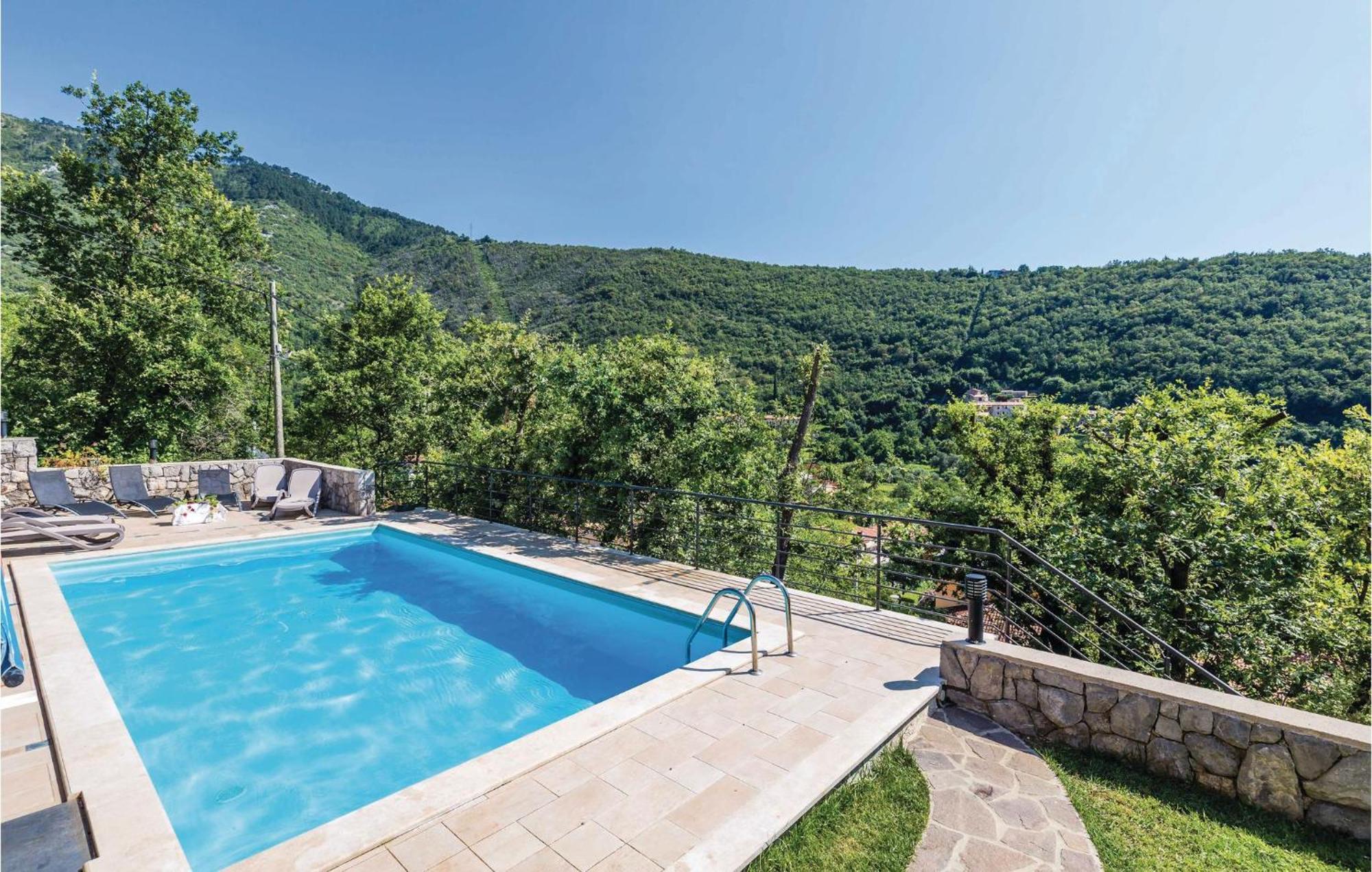 Stunning Apartment In Moscenicka Draga With Wifi Exterior foto